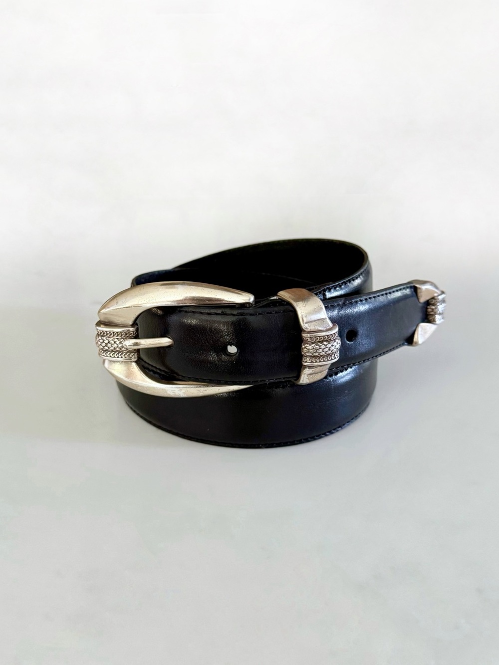Vintage FOSSIL Black Leather Belt, Silver Western Buckle & Belt Tip sz. M